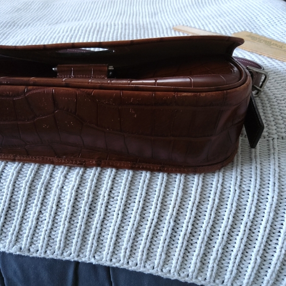 Vintage Dooney & Bourke Croc Embossed  saddle shoulder bags - Picture 14 of 14